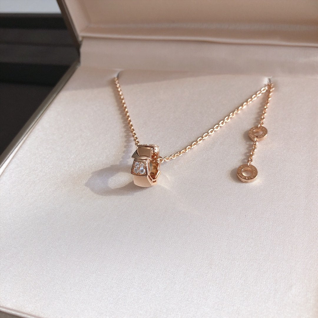 Vellora Opalyn SERPENTI PEDANT DIAMOND PINK GOLD NECKLACE