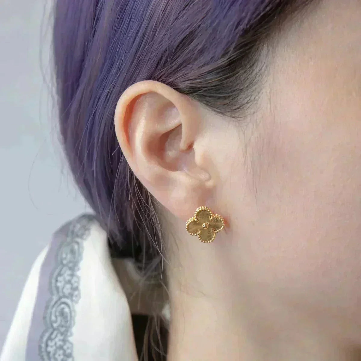 [Vellora-Opalyn]CLOVER MEDIUM 1 MOTIFS LASER EARRINGS