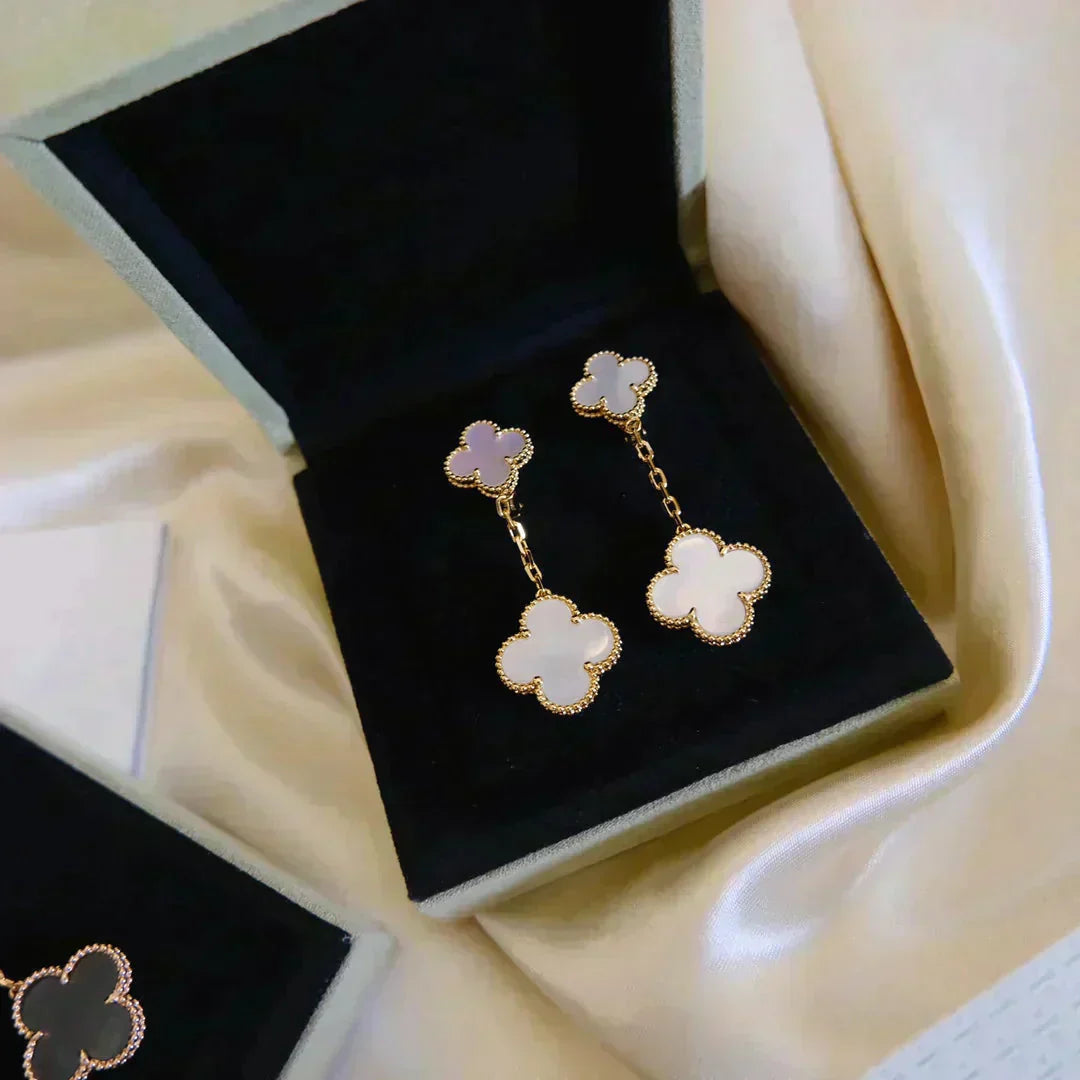 [Vellora-Opalyn]CLOVER 2 MOTIF WHITE MOP EARRINGS