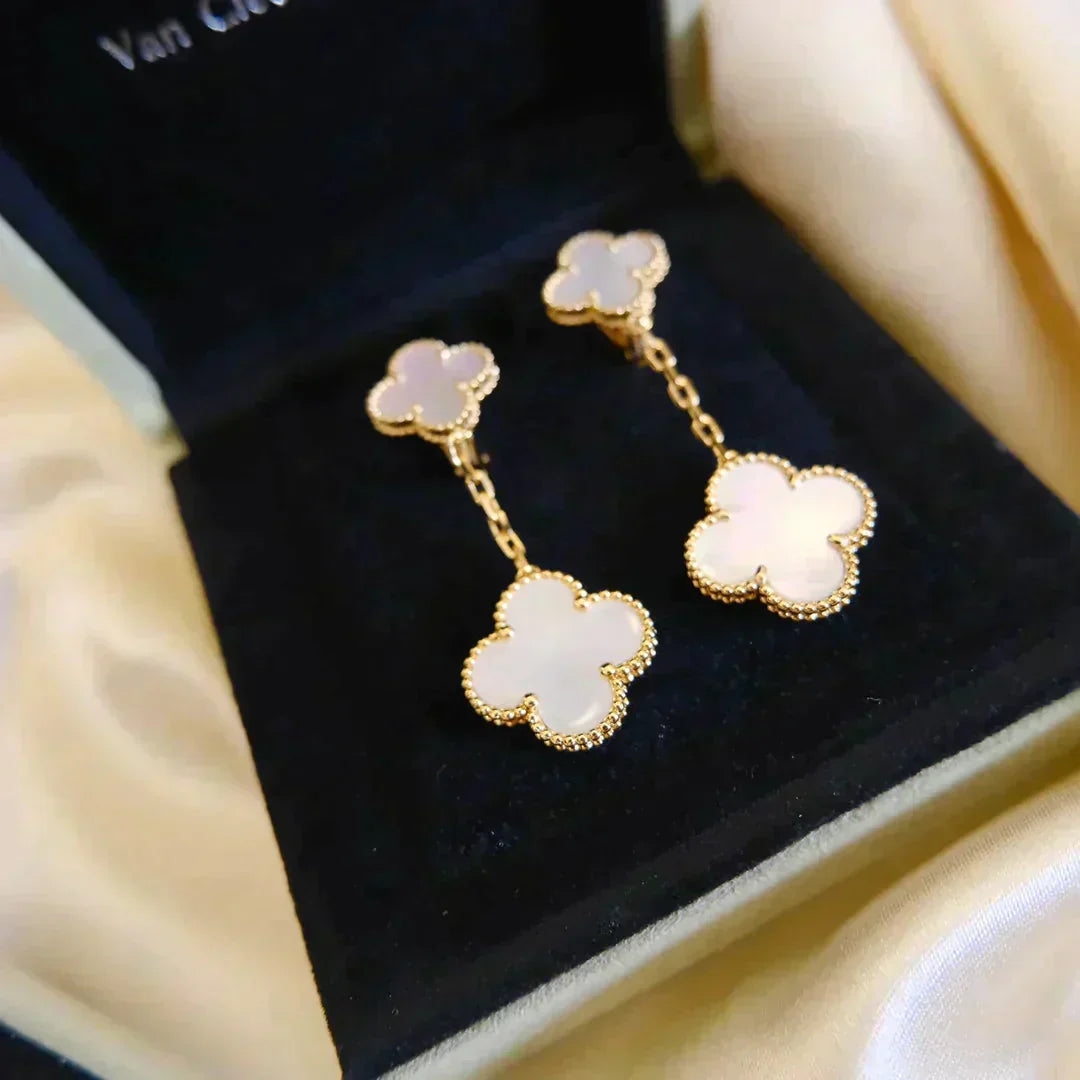 [Vellora-Opalyn]CLOVER 2 MOTIF WHITE MOP EARRINGS
