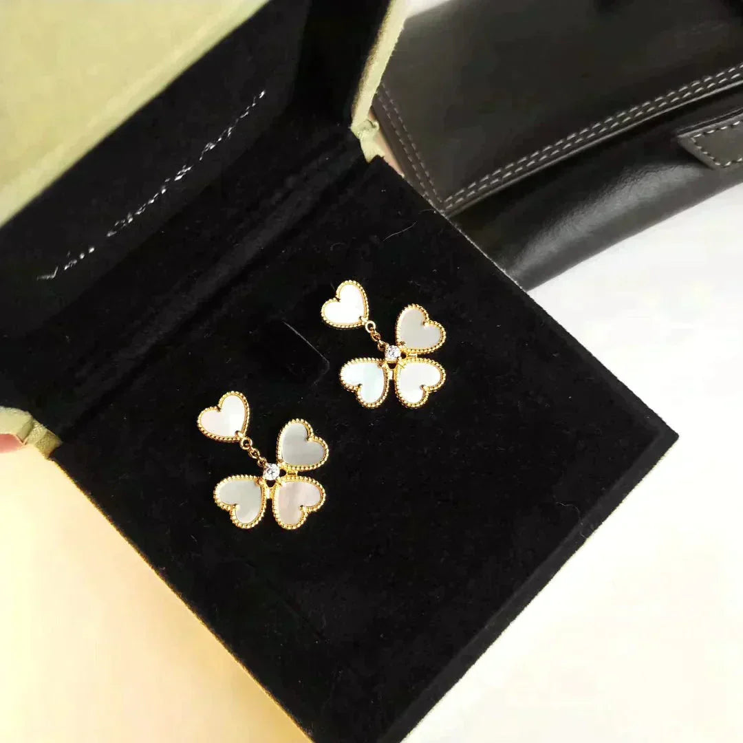 [Vellora-Opalyn]CLOVER SWEET WHITE MOP EARRINGS