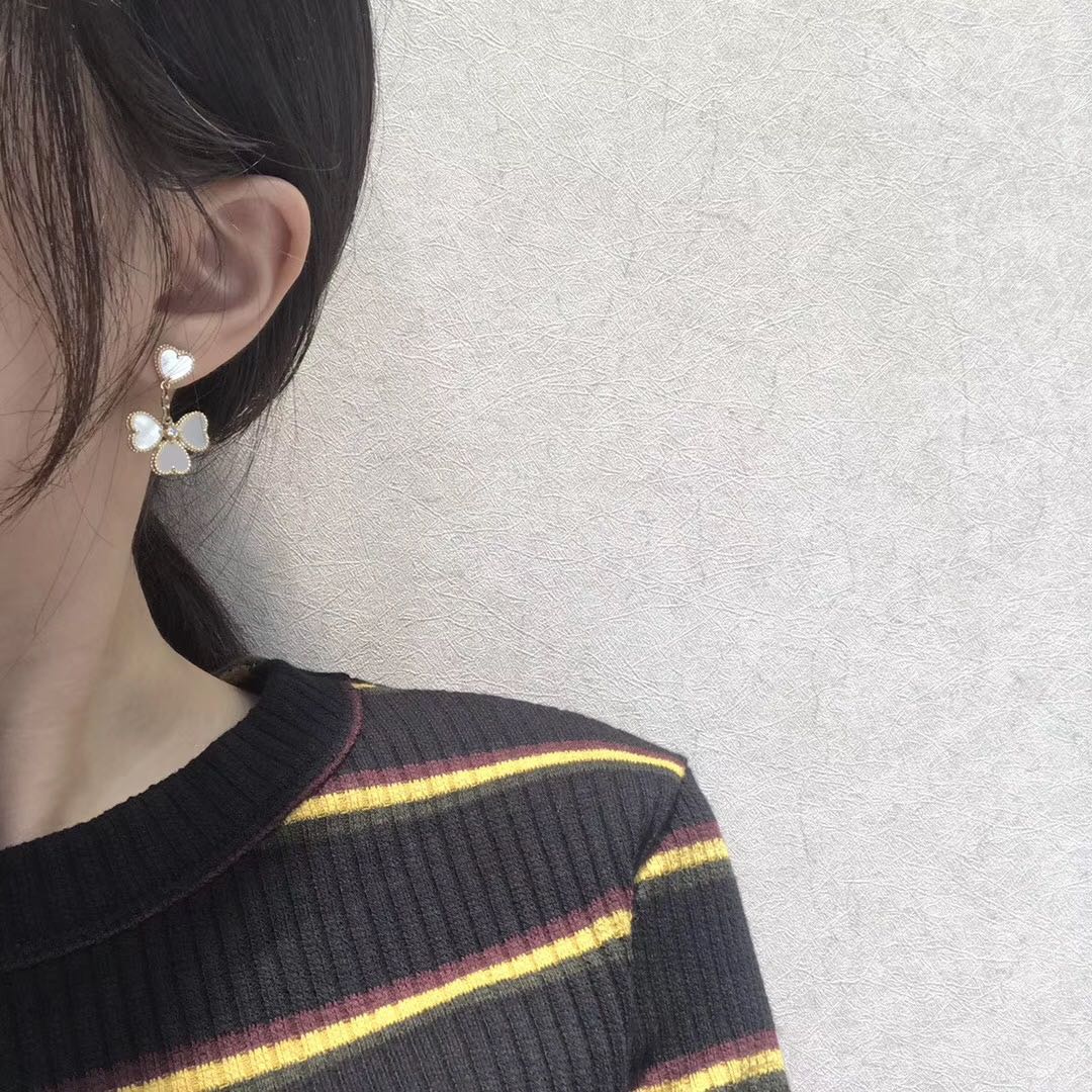 [Vellora-Opalyn]CLOVER SWEET WHITE MOP EARRINGS