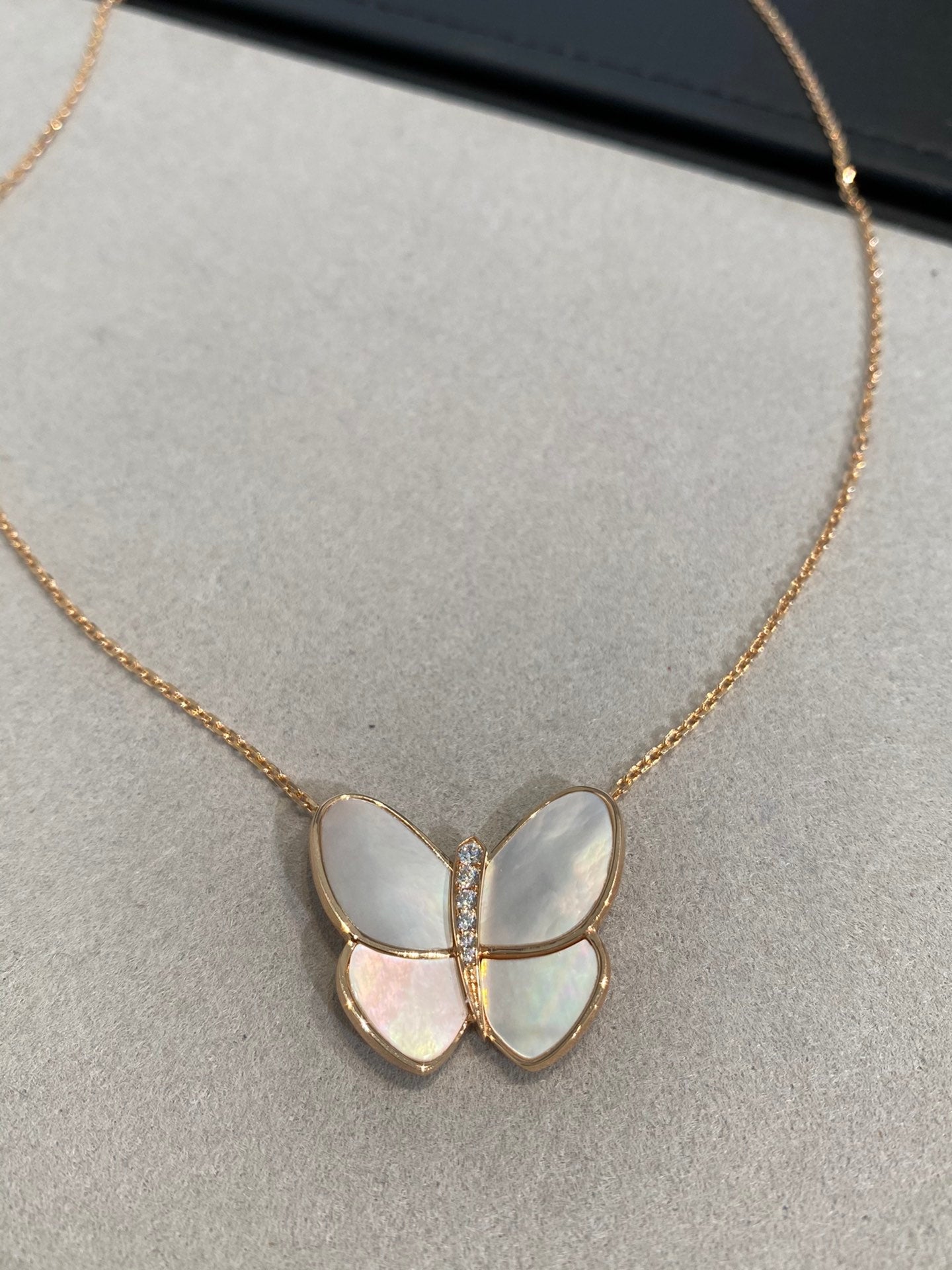[Vellora-Opalyn]BUTTERFLY GOLD MOP DIAMOND NECKLACE