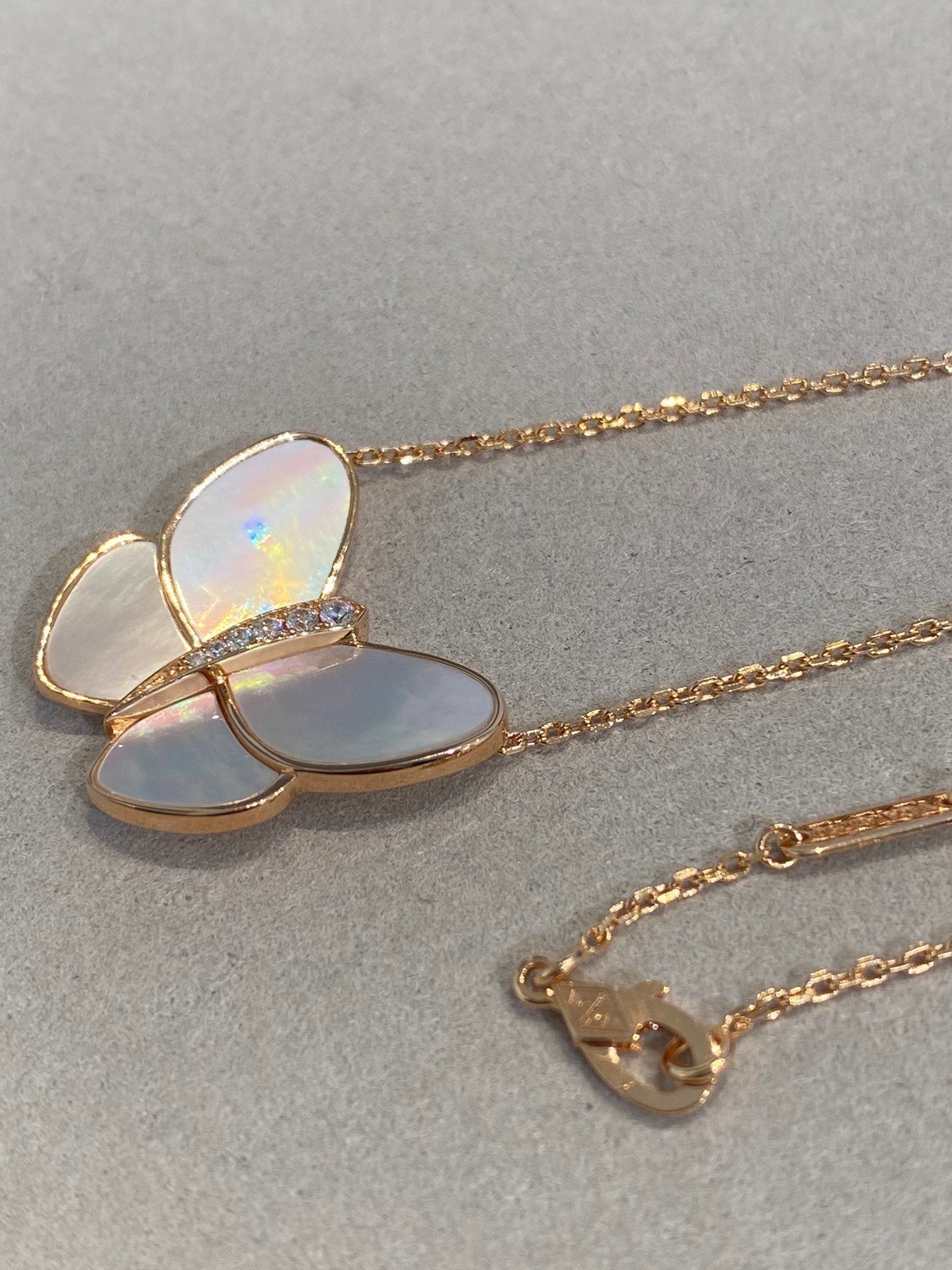 [Vellora-Opalyn]BUTTERFLY GOLD MOP DIAMOND NECKLACE