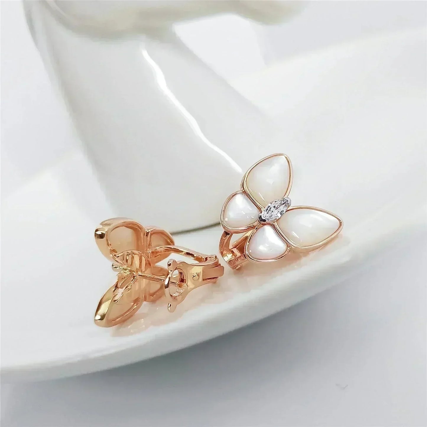 [Vellora-Opalyn]BUTTERFLY MOP DIAMOND EARRINGS