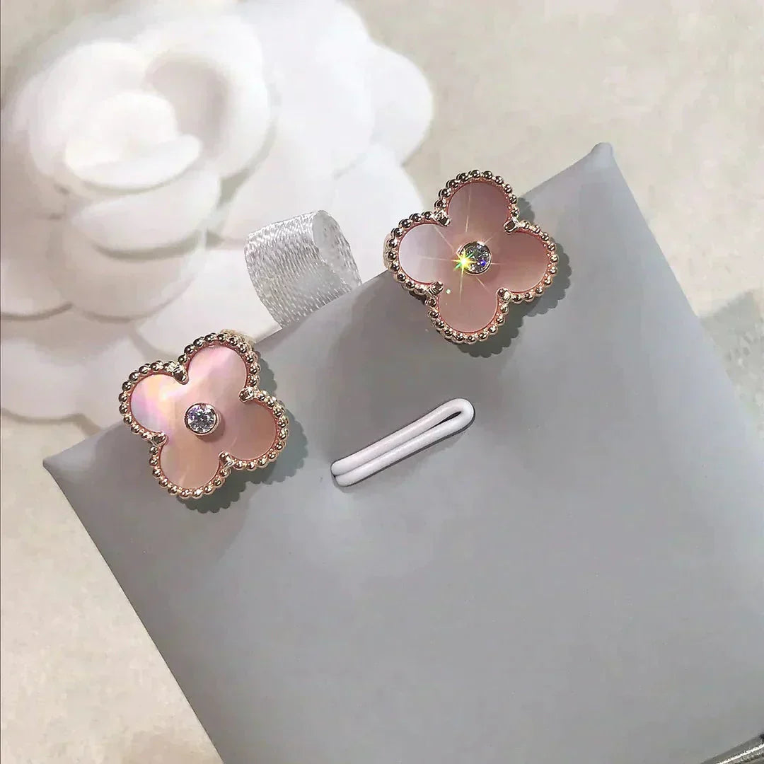 [Vellora-Opalyn]CLOVER MEDIUM 1 MOTIFS  PINK MOP DIAMOND EARRINGS