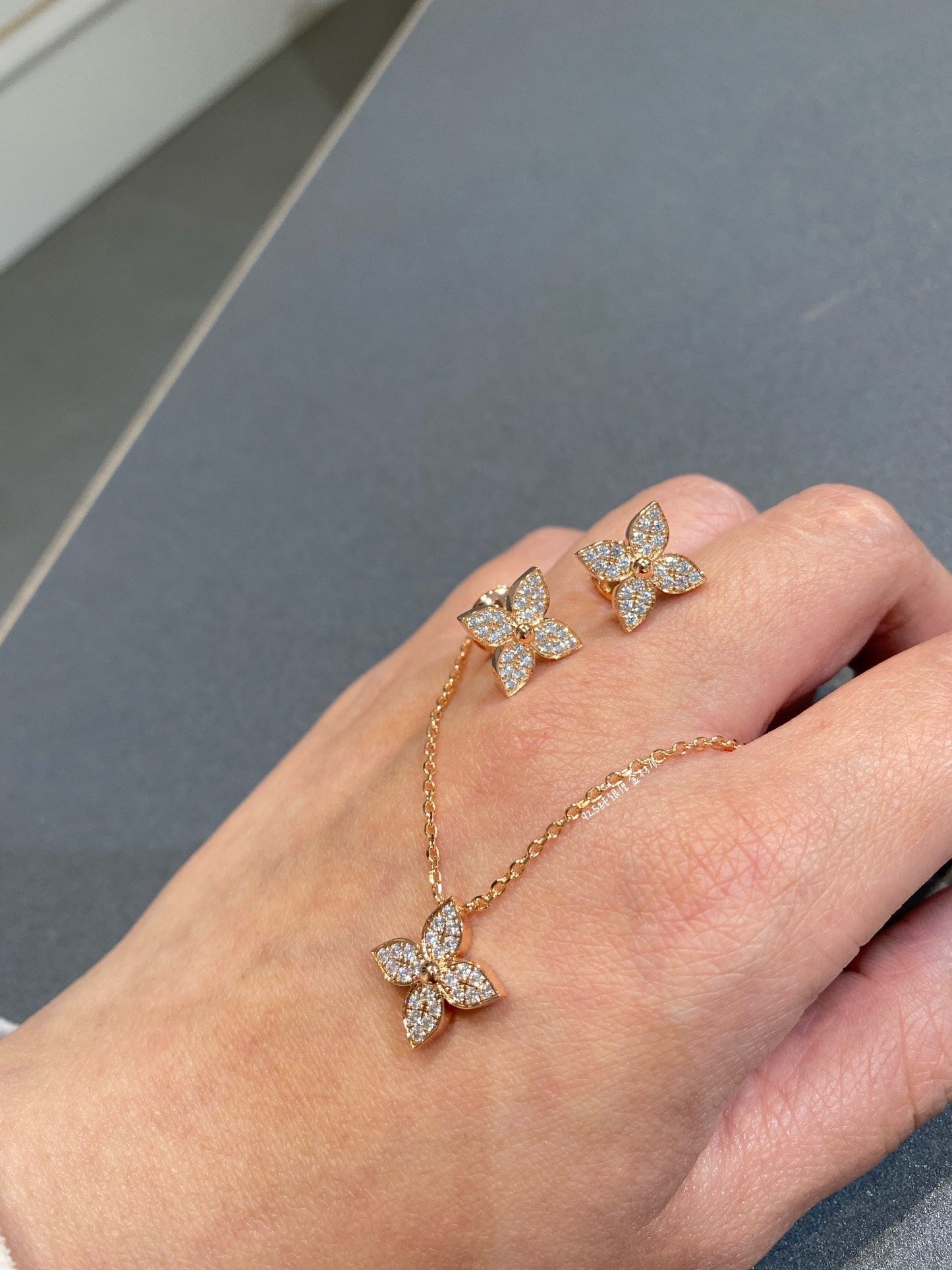[Vellora-Opalyn]STAR DIAMOND NECKALCE