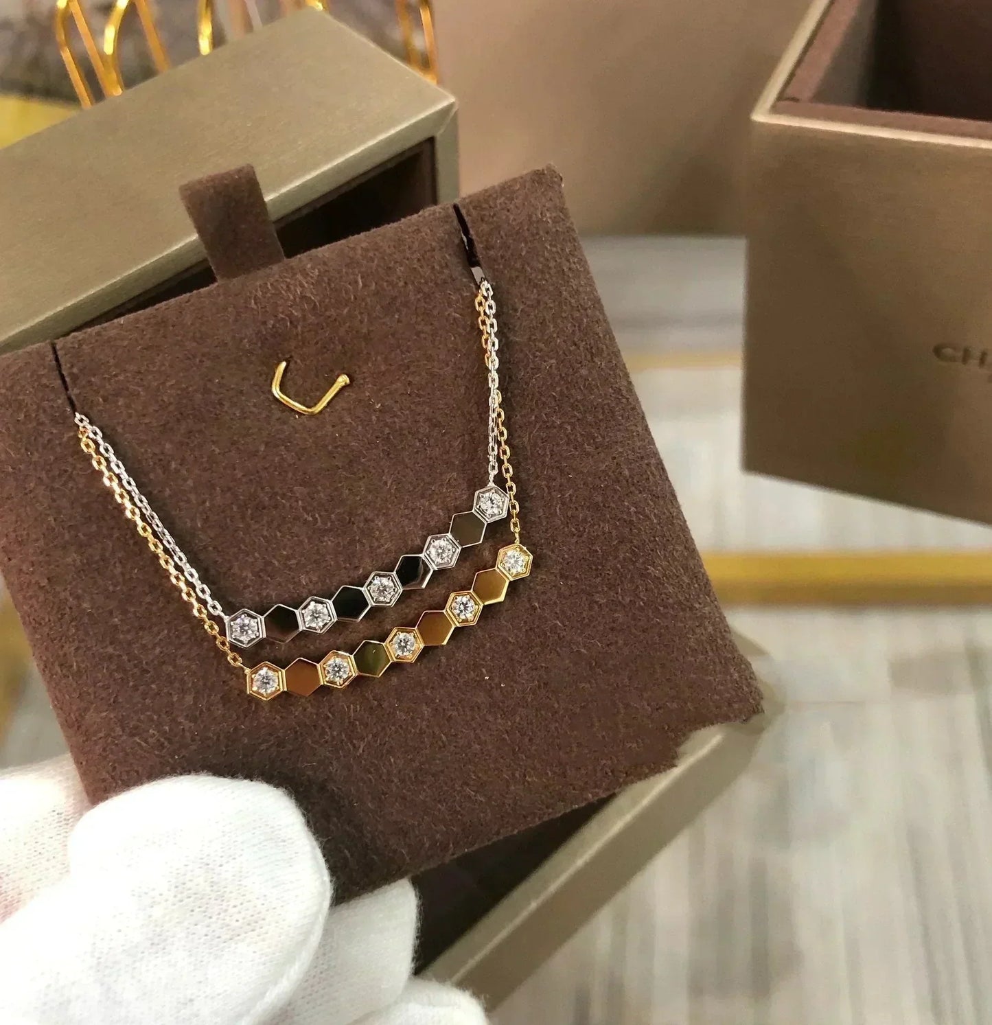 [Vellora-Opalyn]BEE LOVE NECKLACE DIAMOND