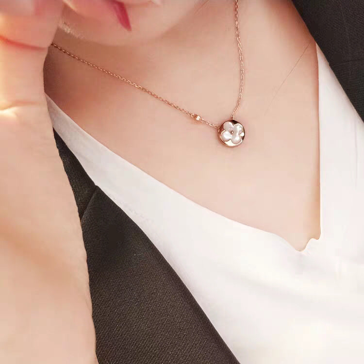 [Vellora-Opalyn]SUN MOP GOLD 1 DIAMOND NECKLACE