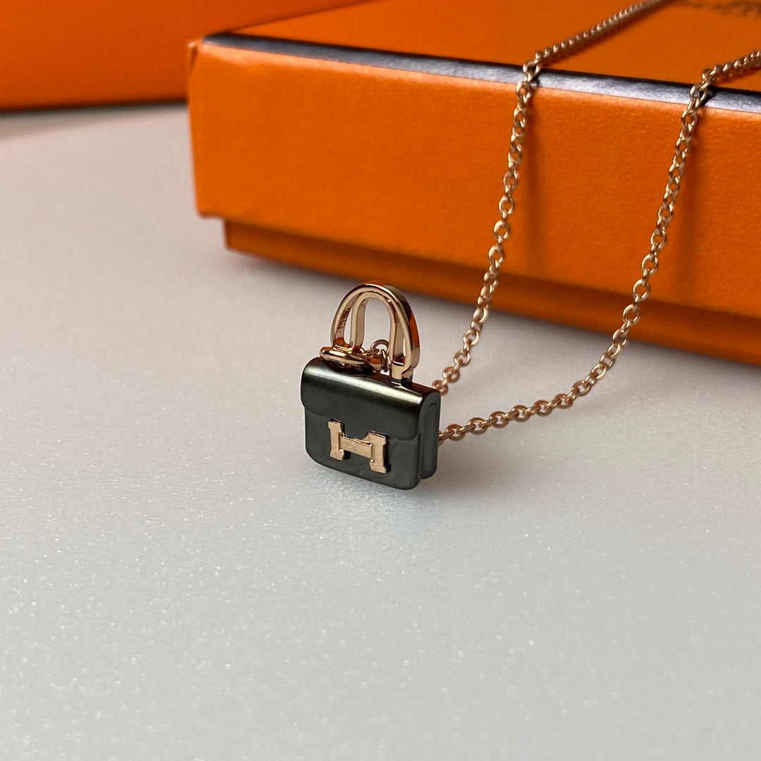 [Vellora-Opalyn]CONSTANCE BLACK PEDANT PINK GOLD NECKLACE