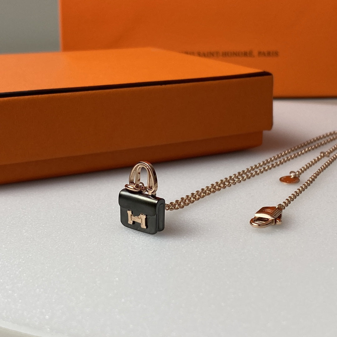 [Vellora-Opalyn]CONSTANCE BLACK PEDANT PINK GOLD NECKLACE