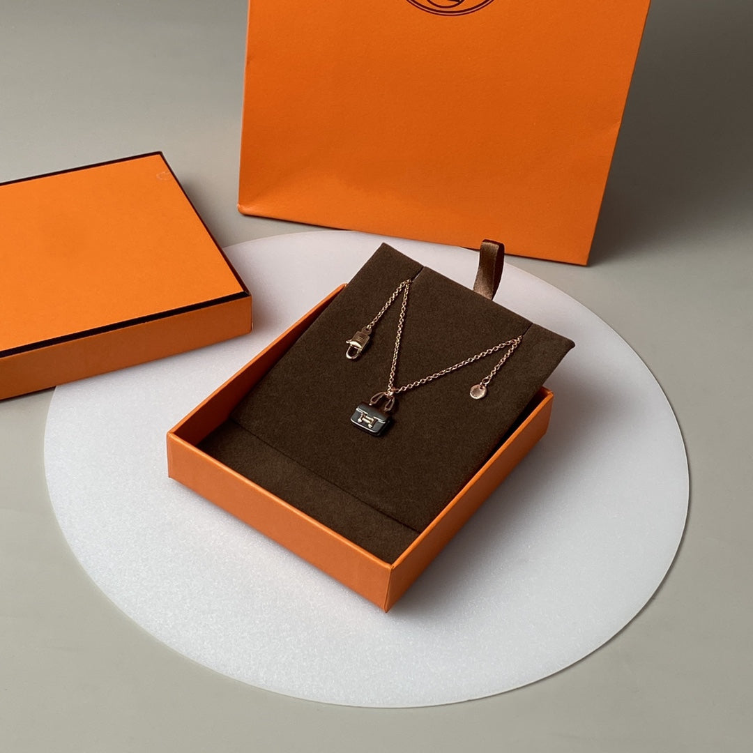 [Vellora-Opalyn]CONSTANCE BLACK PEDANT PINK GOLD NECKLACE