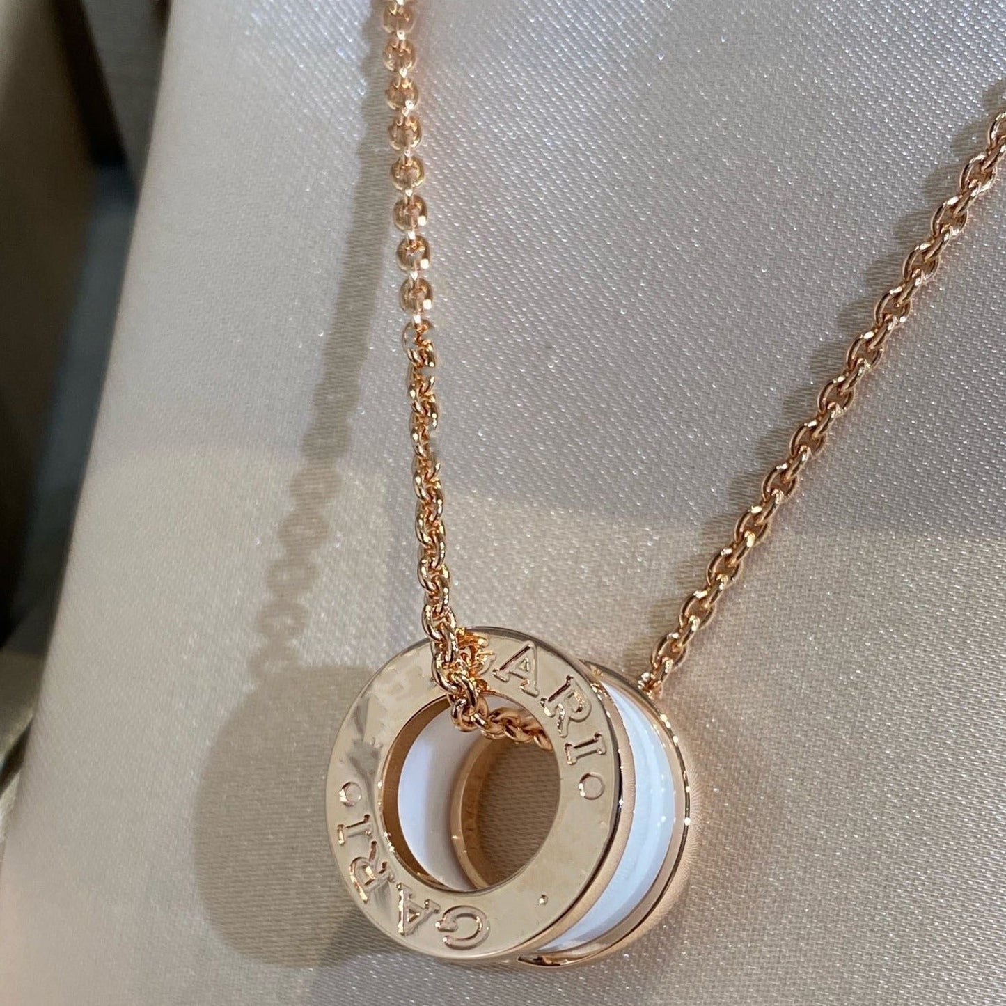 [Vellora-Opalyn]ZERO 1 WHITE CERAMIC PINK GOLD NECKLACE