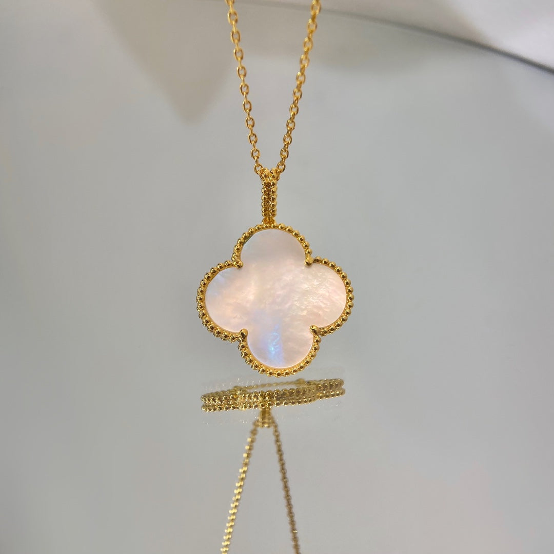 [Vellora-Opalyn]CLOVER 25MM MOP LARGE PENDANT NECKLACE