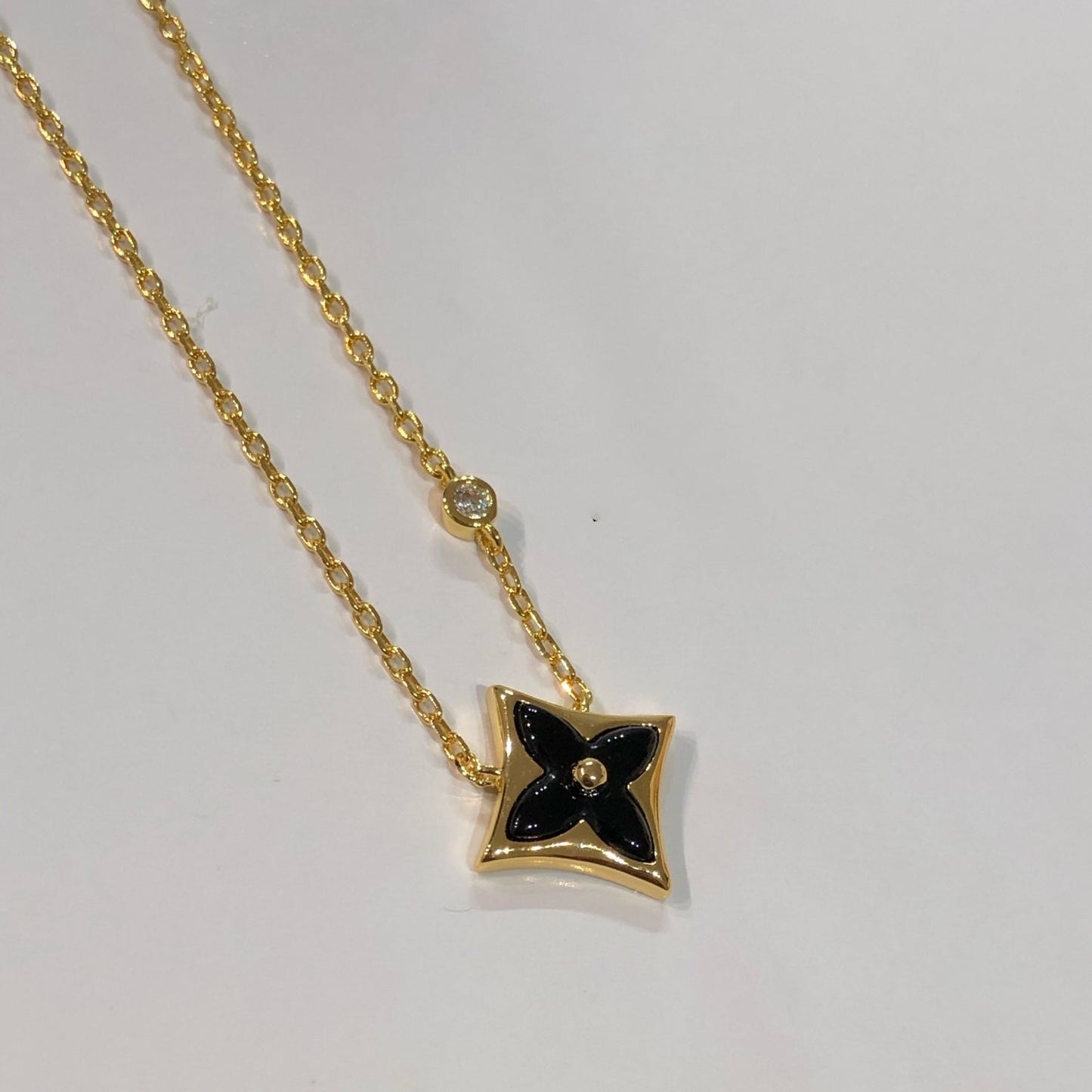 [Vellora-Opalyn]STAR BLACK MOP NECKLACE