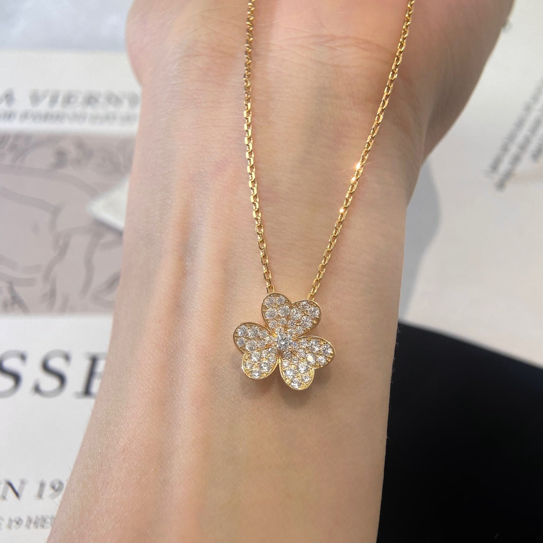 [Vellora-Opalyn]FLOWER DIAMOND NECKLACE