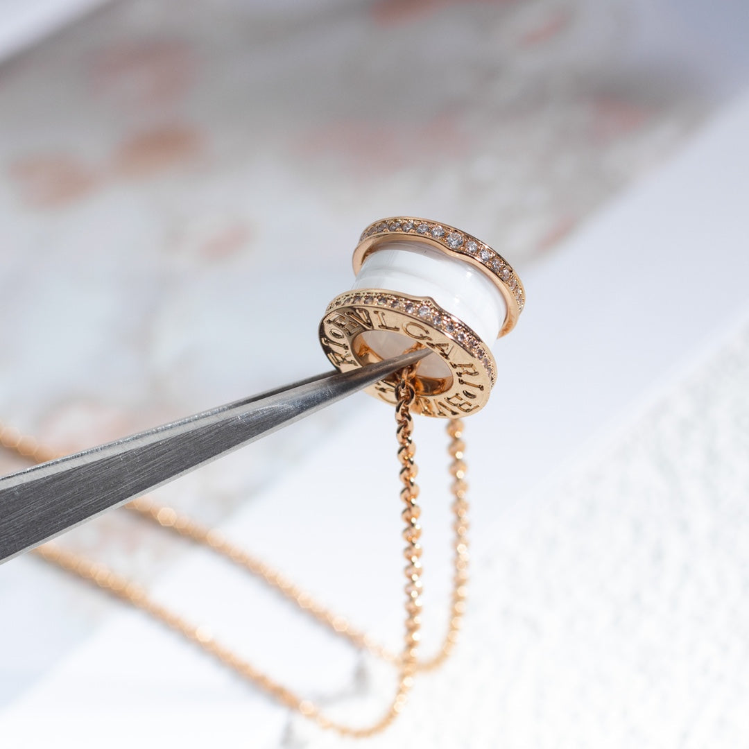 [Vellora-Opalyn]ZERO 1 WHITE CERAMIC PINK GOLD DIAMOND NECKLACE