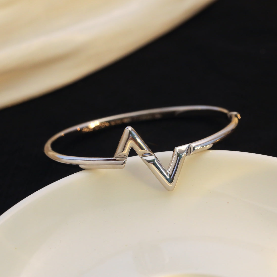 [Vellora-Opalyn]VOLTE UPSITE DOWN BRACELET