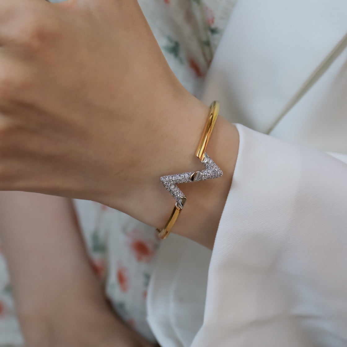 [Vellora-Opalyn]VOLTE UPSITE DOWN GOLD DIAMOND BRACELET