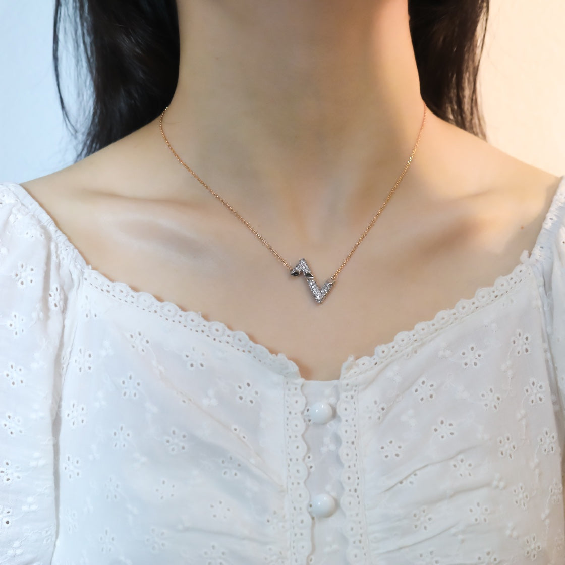 [Vellora-Opalyn]VOLT SILVER DIAMOND PEDANT NECKLACE