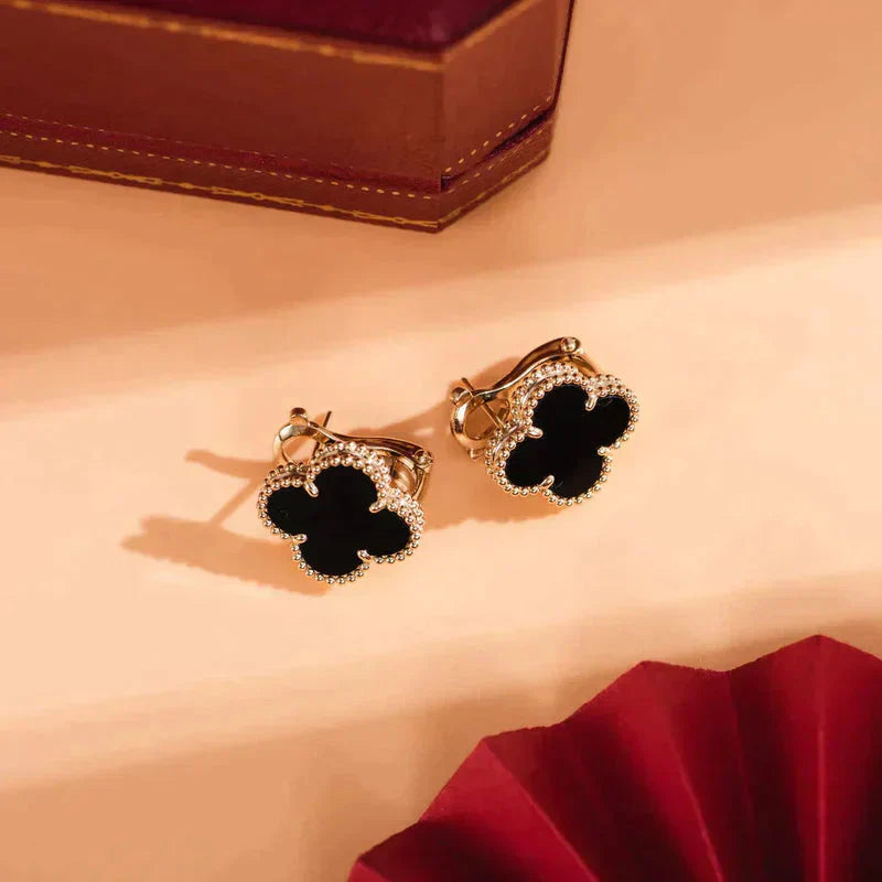 [Vellora-Opalyn]CLOVER MEDIUM 1 MOTIFS  ONYX STUD EARRINGS