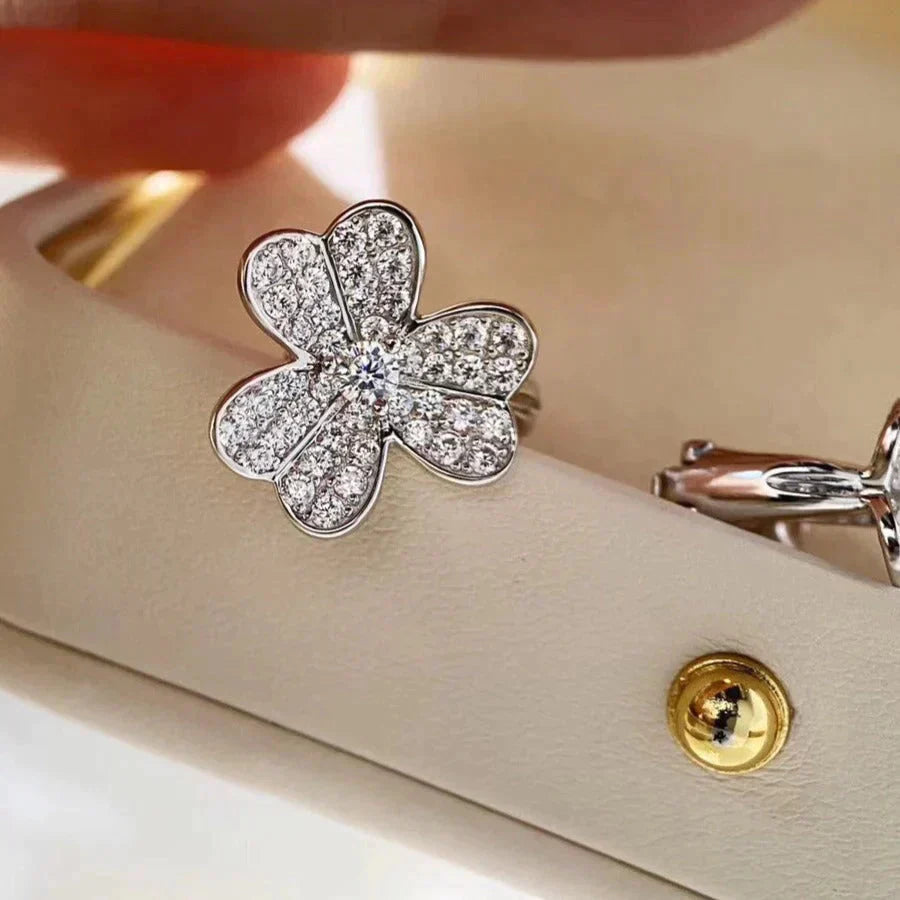 [Vellora-Opalyn]CLOVER COMOS DIAMOND EARRINGS SILVER