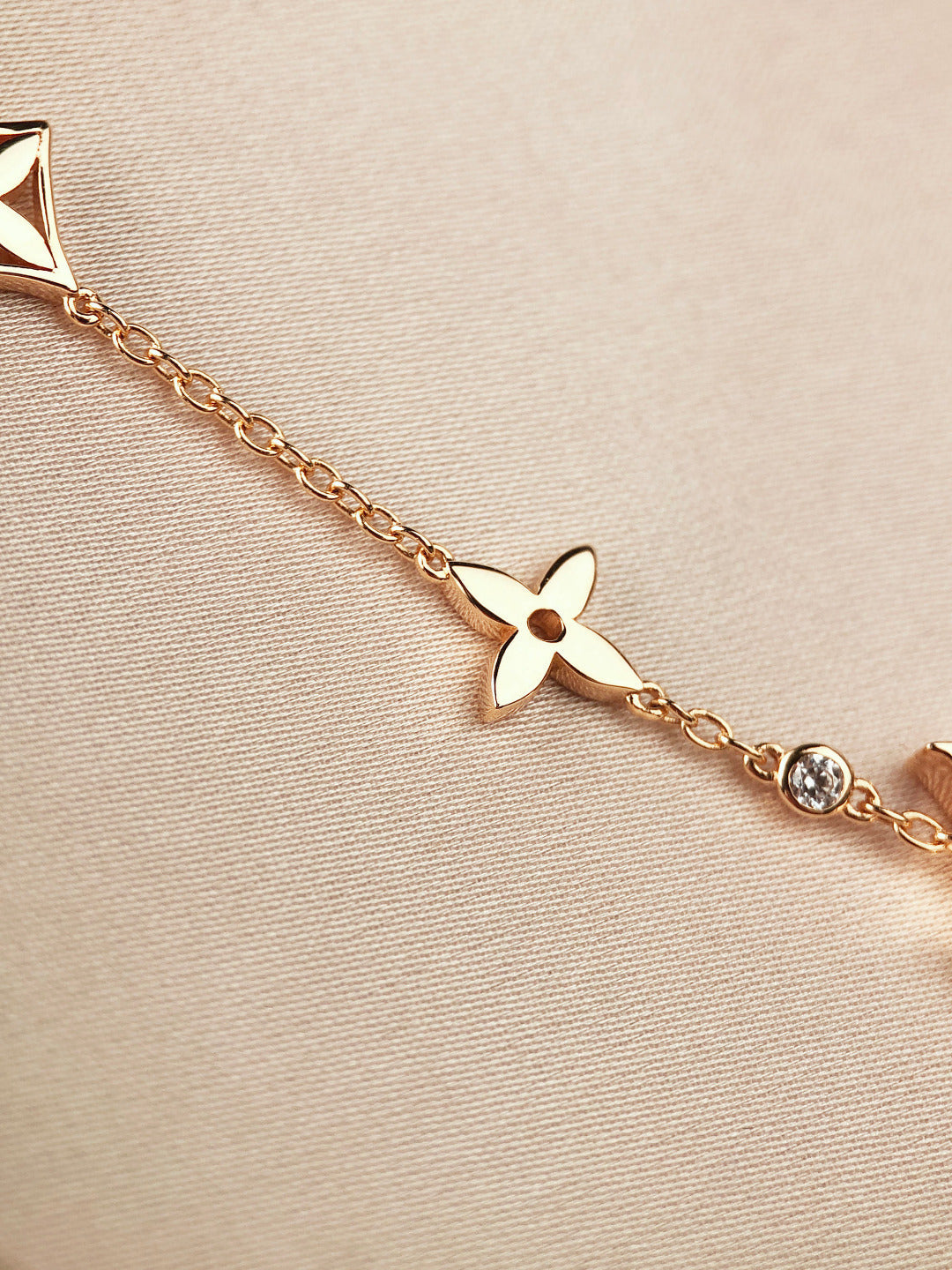 [Vellora-Opalyn]STAR AND SUN 7 MOTIFS GOLD BRACELET