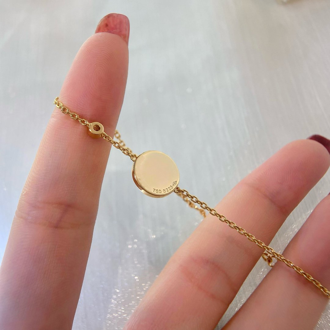 [Vellora-Opalyn]SUN PEDANT CARNELIAN BRACELET