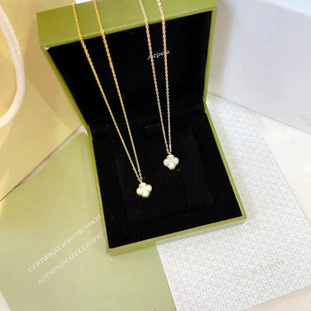 [Vellora-Opalyn]CLOVER MINI 9.5MM WHITE MOTHER-OF-PEARL NECKLACE