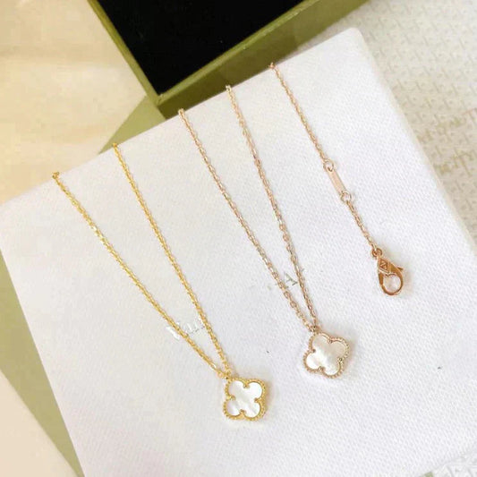 [Vellora-Opalyn]CLOVER MINI 9.5MM WHITE MOTHER-OF-PEARL NECKLACE