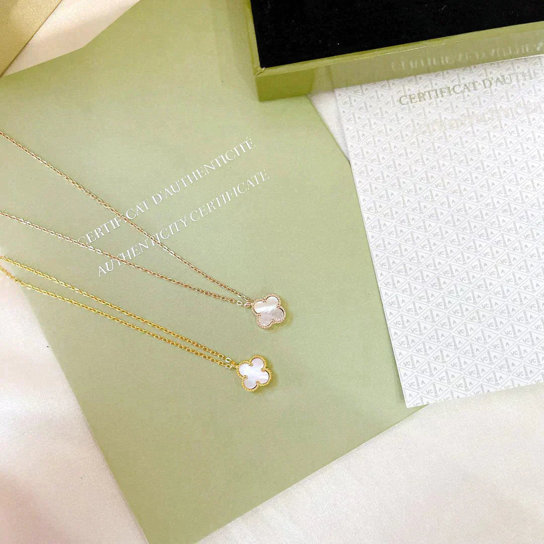 [Vellora-Opalyn]CLOVER MINI 9.5MM WHITE MOTHER-OF-PEARL NECKLACE