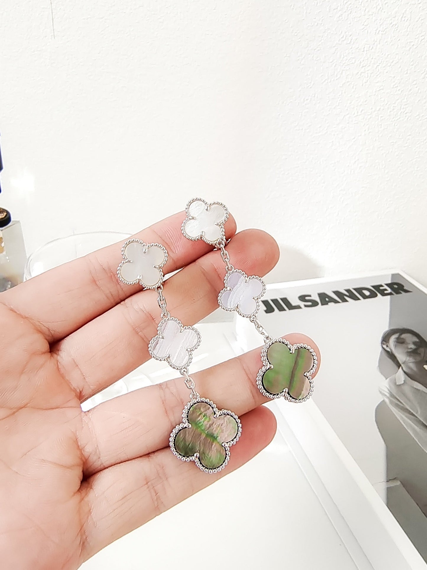 [Vellora-Opalyn]CLOVER 3 MOTIFS CHALCEDONY DARK MOP SILVER EARRINGS