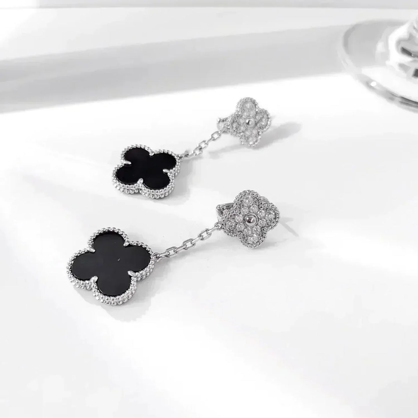 [Vellora-Opalyn]CLOVER 2 MOTIFS  DIAMOND ONYX EARRINGS SILVER