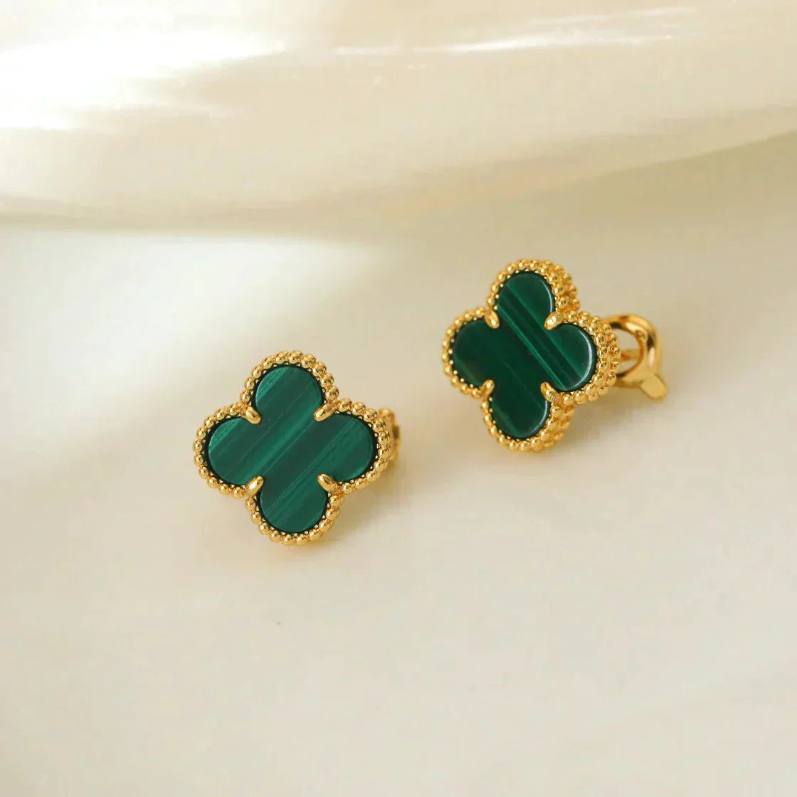 [Vellora-Opalyn]CLOVER MEDIUM 1 MOTIFS MALACHITE  EARRINGS