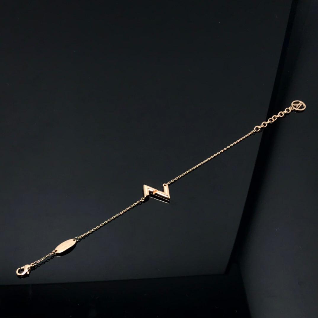 [Vellora-Opalyn]VOLT LV LOGO BRACELET