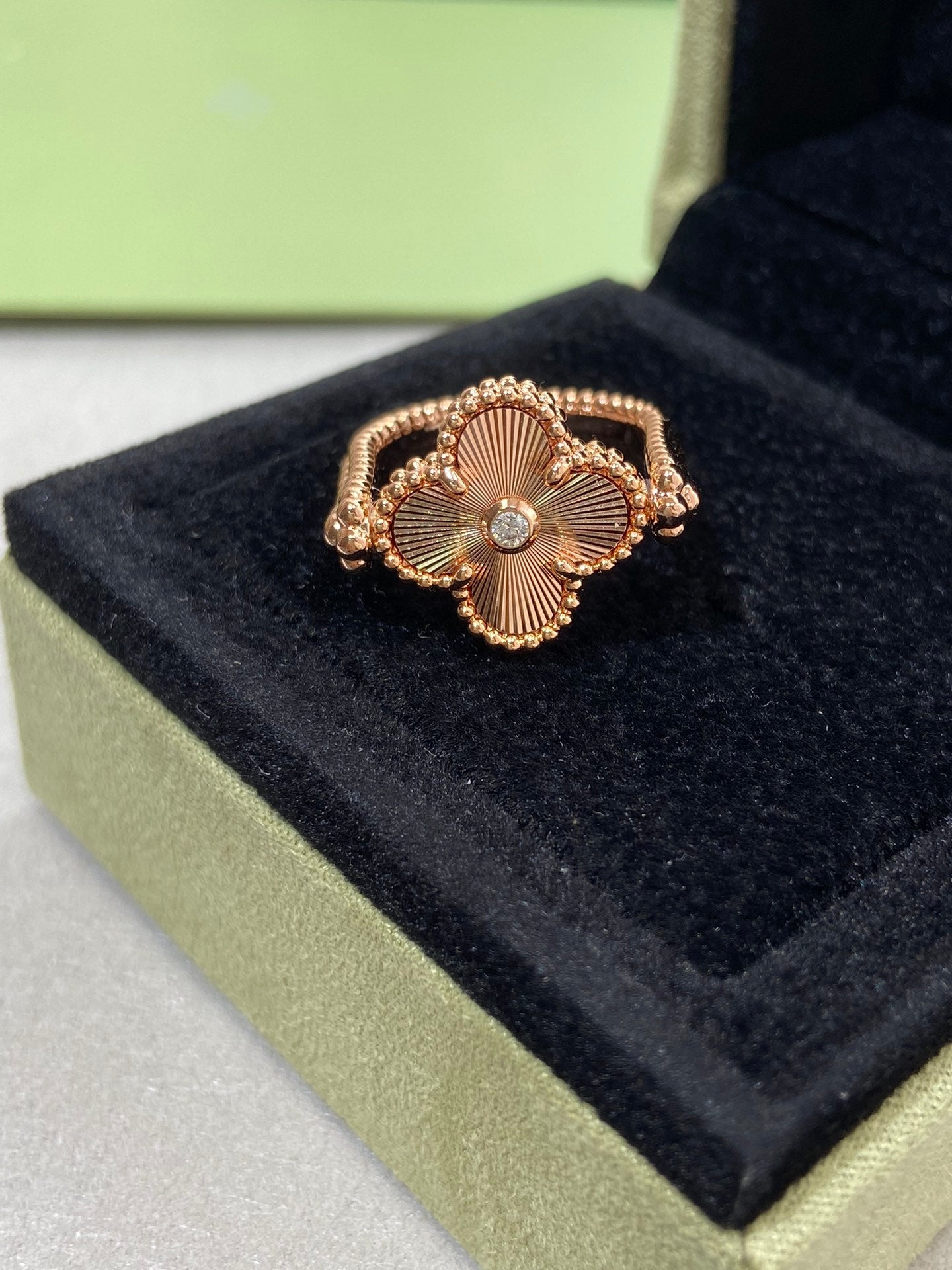 [Vellora-Opalyn]CLOVER RIVERSIBLE ROSE GOLD RING