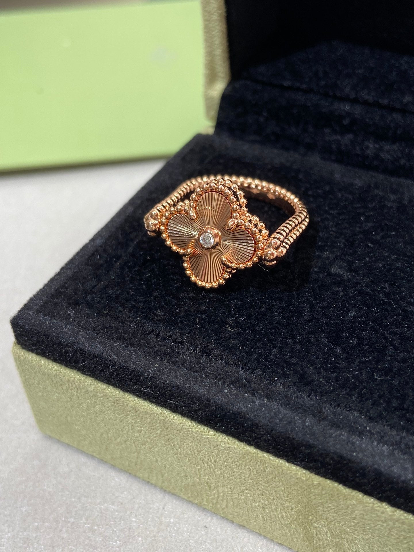 [Vellora-Opalyn]CLOVER RIVERSIBLE ROSE GOLD RING