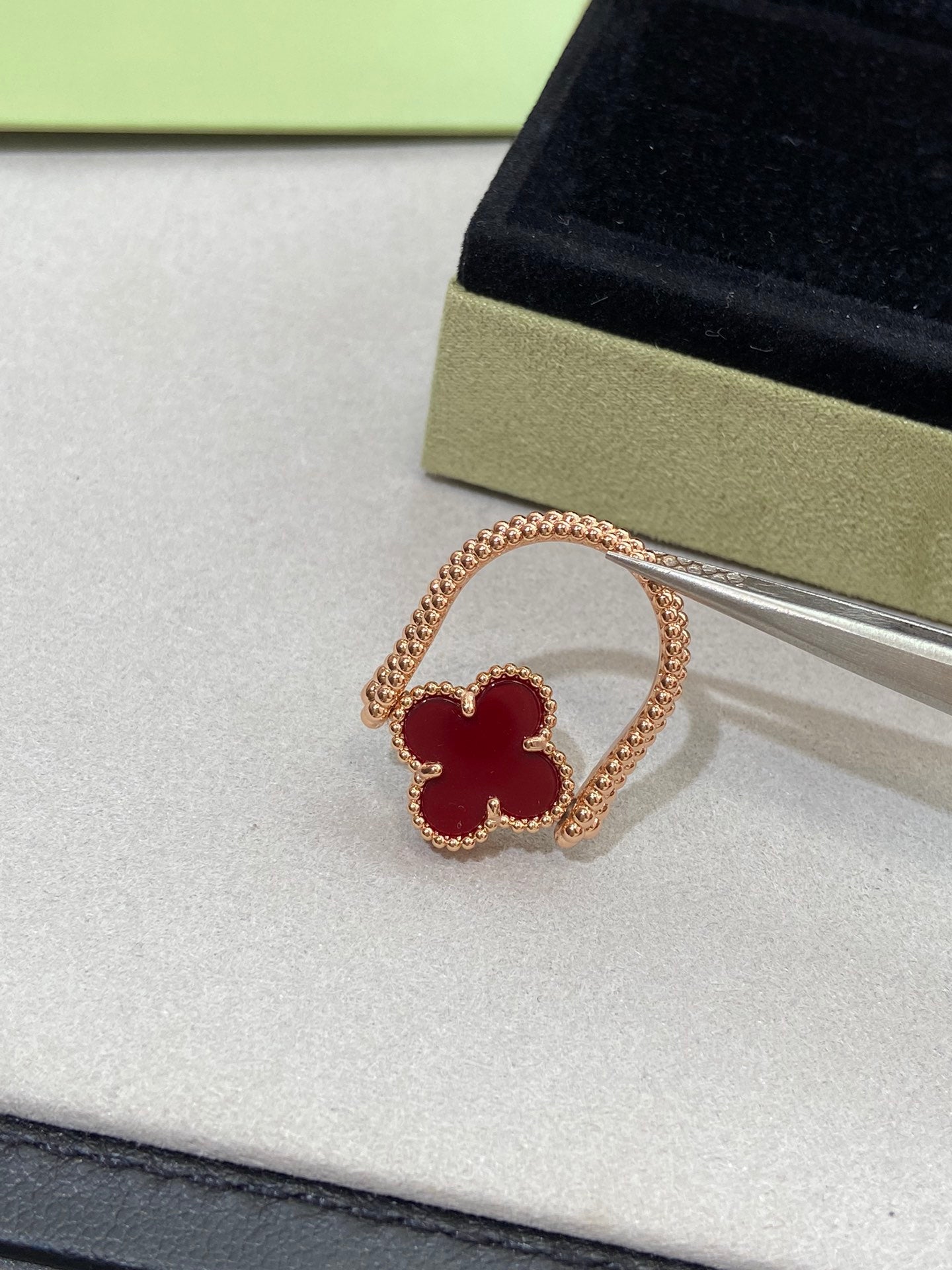 [Vellora-Opalyn]CLOVER RIVERSIBLE ROSE GOLD RING