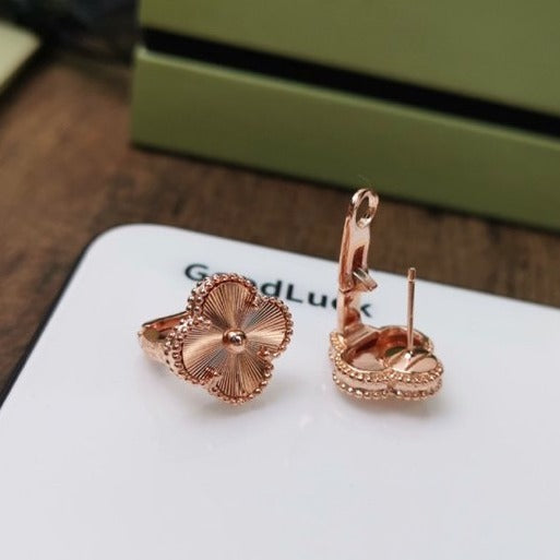 [Vellora-Opalyn]CLOVER MEDIUM STUD EARRINGS