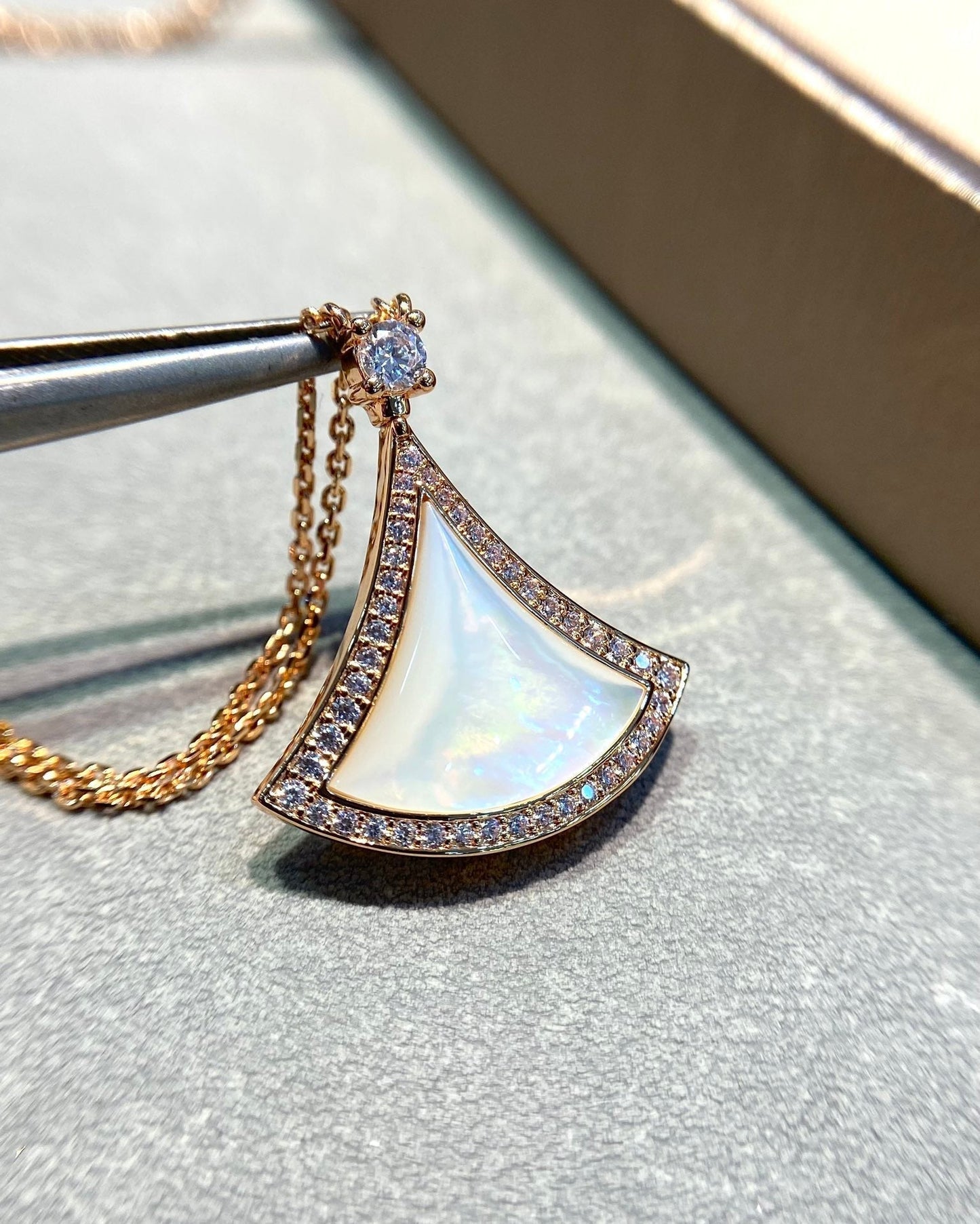 [Vellora-Opalyn]DREAM MOP DIAMOND PAVED PINK GOLD NECKLACE
