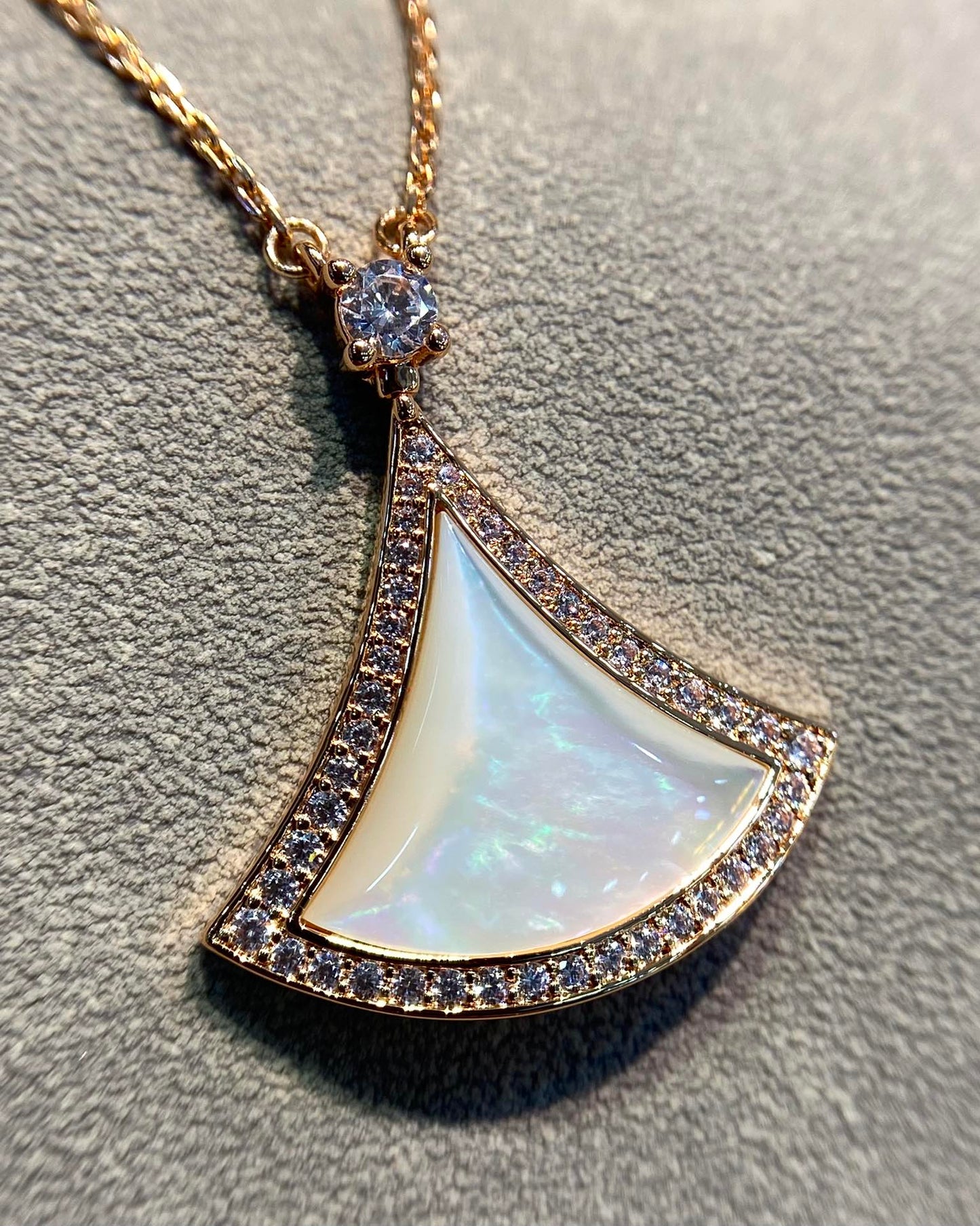 [Vellora-Opalyn]DREAM MOP DIAMOND PAVED PINK GOLD NECKLACE