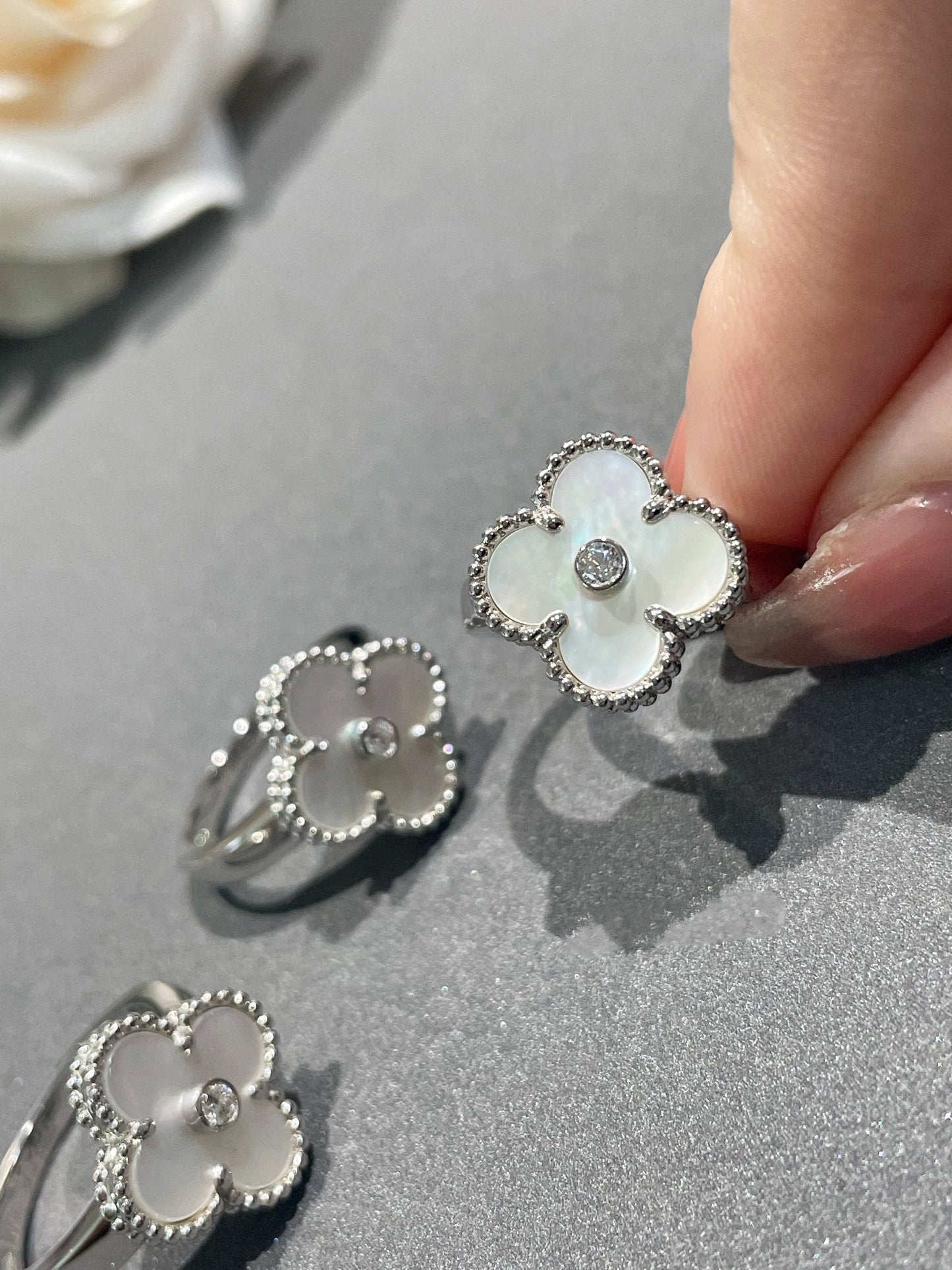 [Vellora-Opalyn]CLOVER SILVER MOP DIAMOND RING