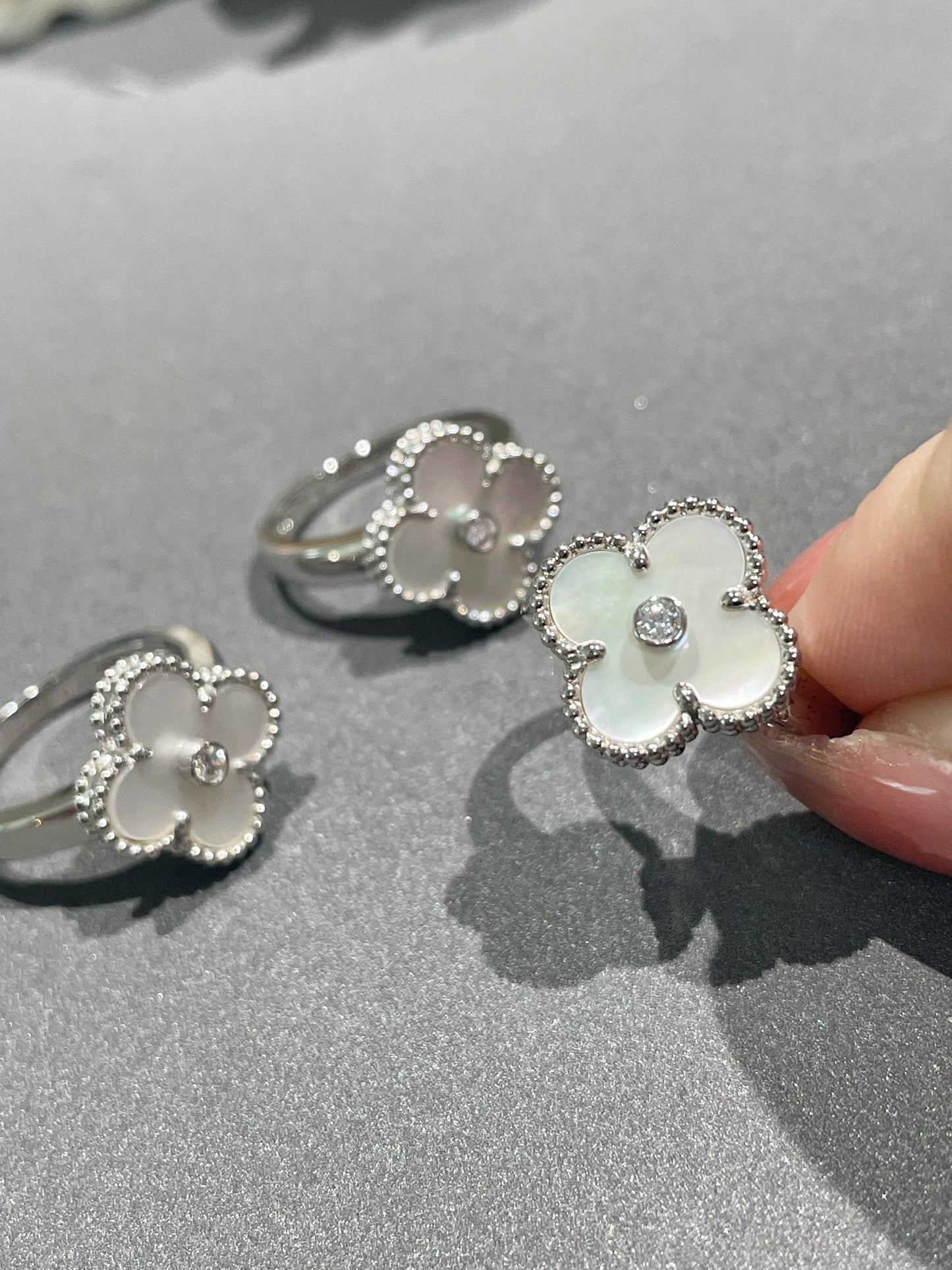 [Vellora-Opalyn]CLOVER SILVER MOP DIAMOND RING