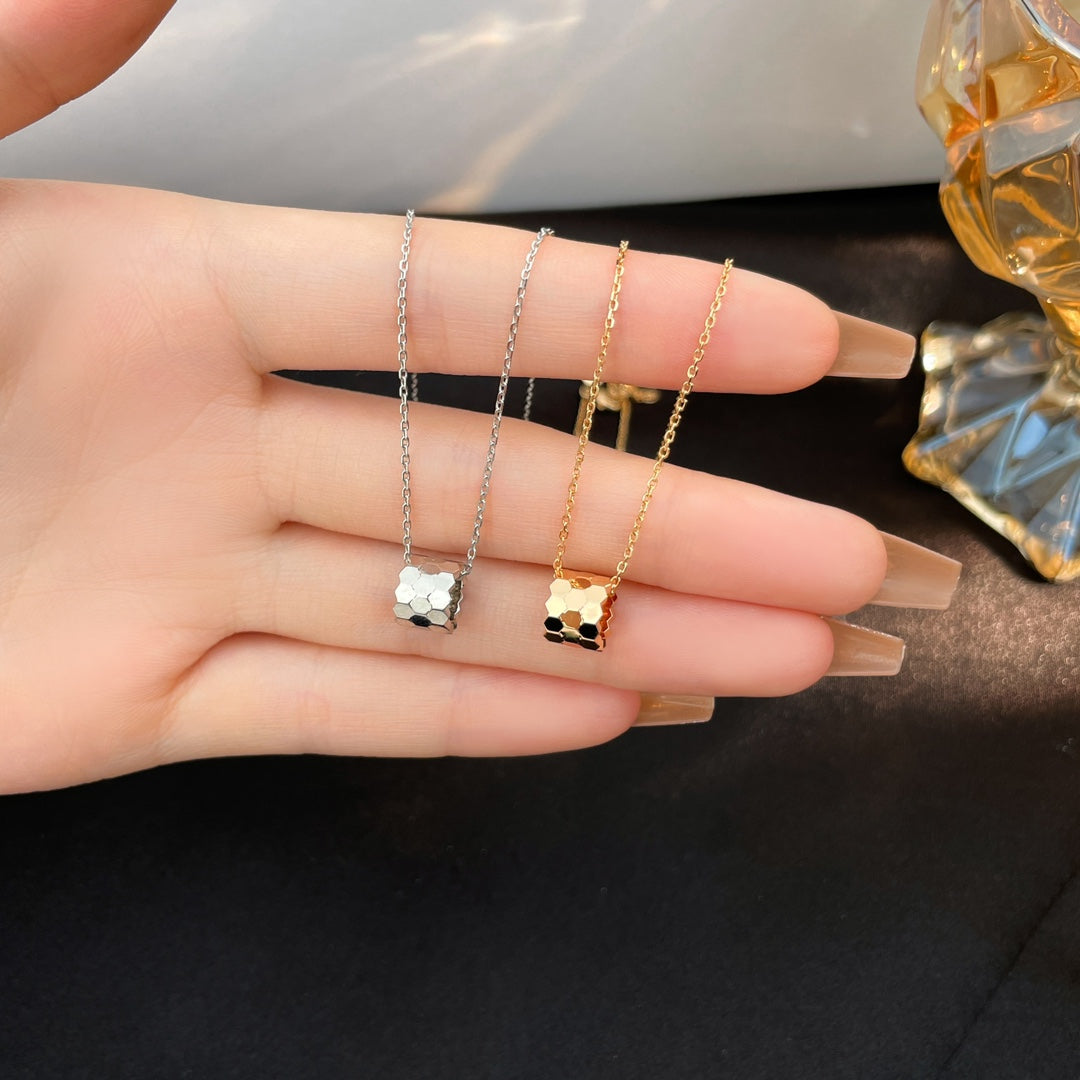 [Vellora-Opalyn]BEE MINI NECKLACE
