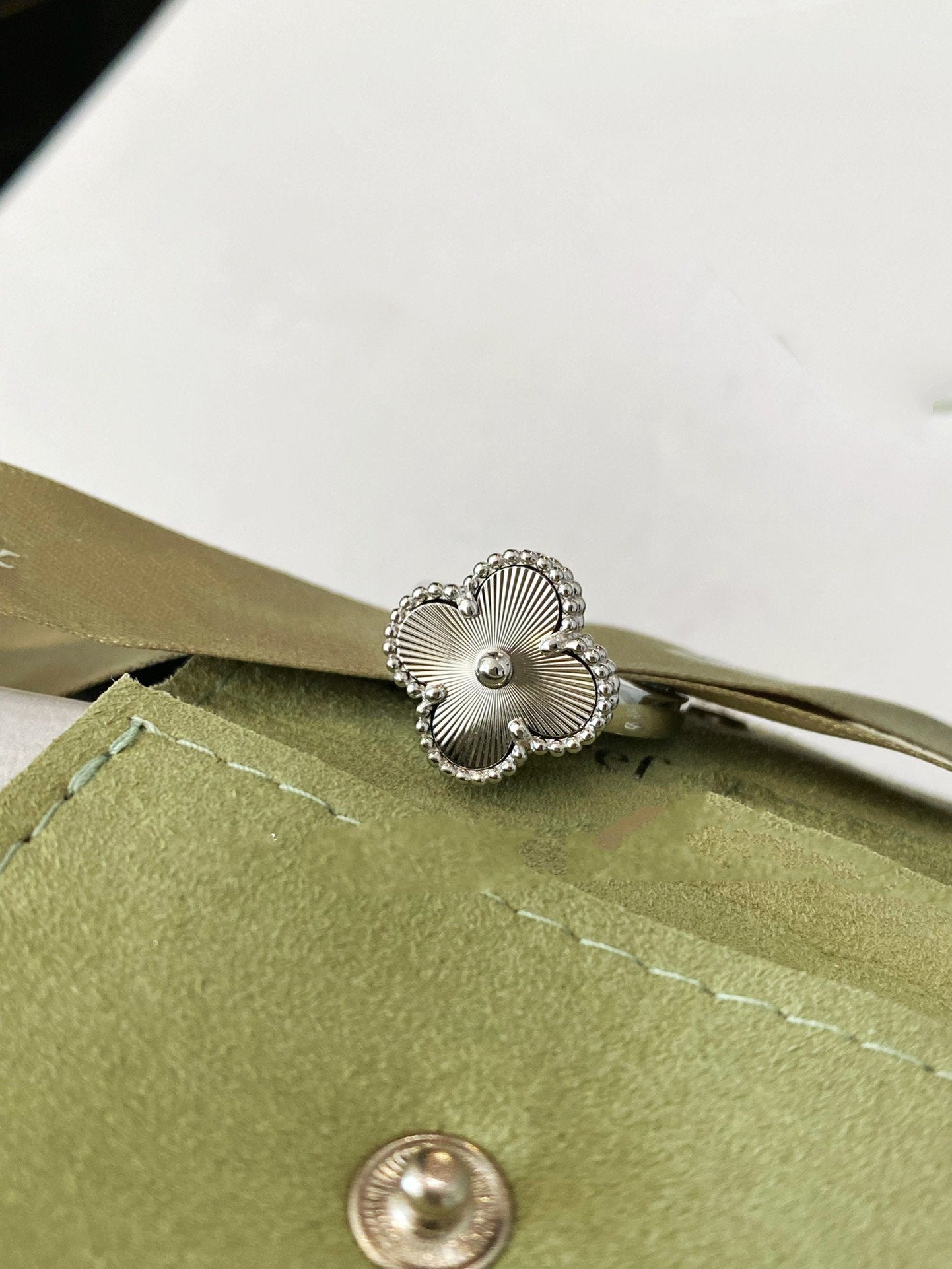 [Vellora-Opalyn]CLOVER SILVER RING