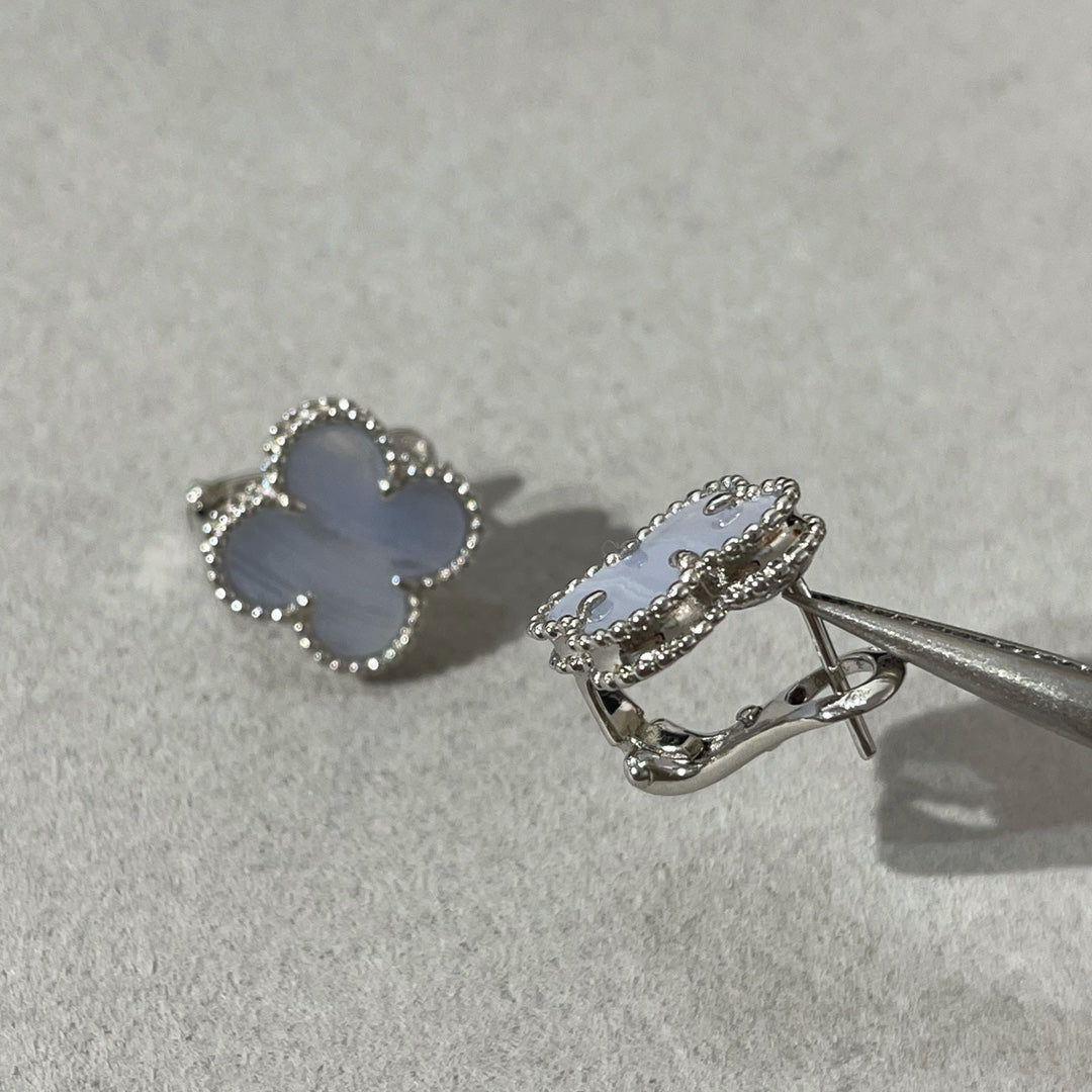 [Vellora-Opalyn]CLOVER CHALCEDONY SILVER STUD EARRINGS