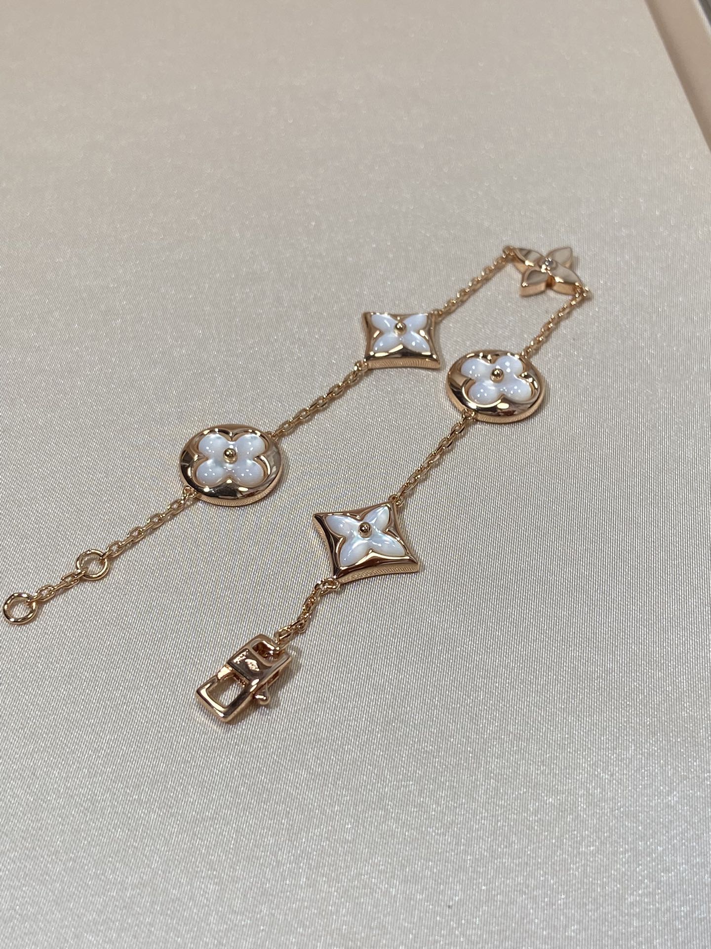 [Vellora-Opalyn]STAR AND SUN 5 MOTIF MOP PINK GOLD BRACELET