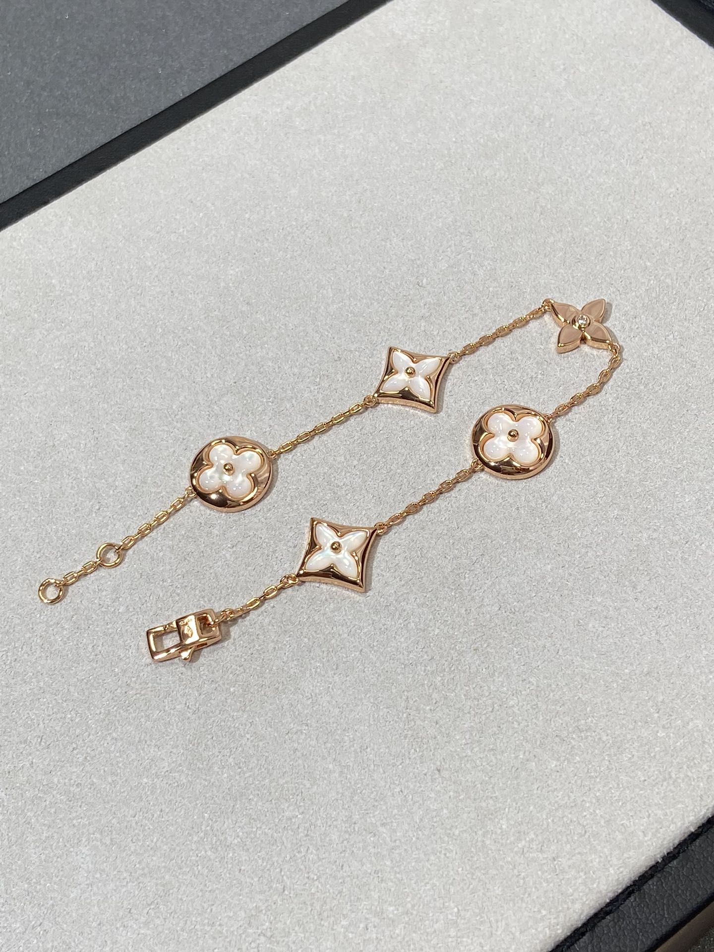 [Vellora-Opalyn]STAR AND SUN 5 MOTIF MOP PINK GOLD BRACELET