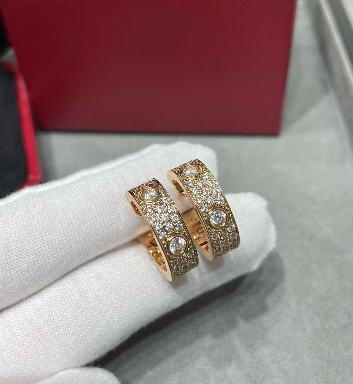 [Vellora-Opalyn]LOVE 5.5MM DIAMOND PAVED EARRINGS