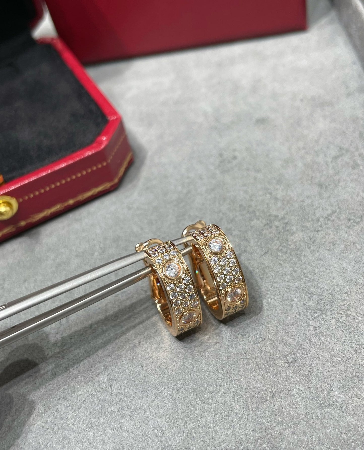 [Vellora-Opalyn]LOVE 5.5MM DIAMOND PAVED EARRINGS